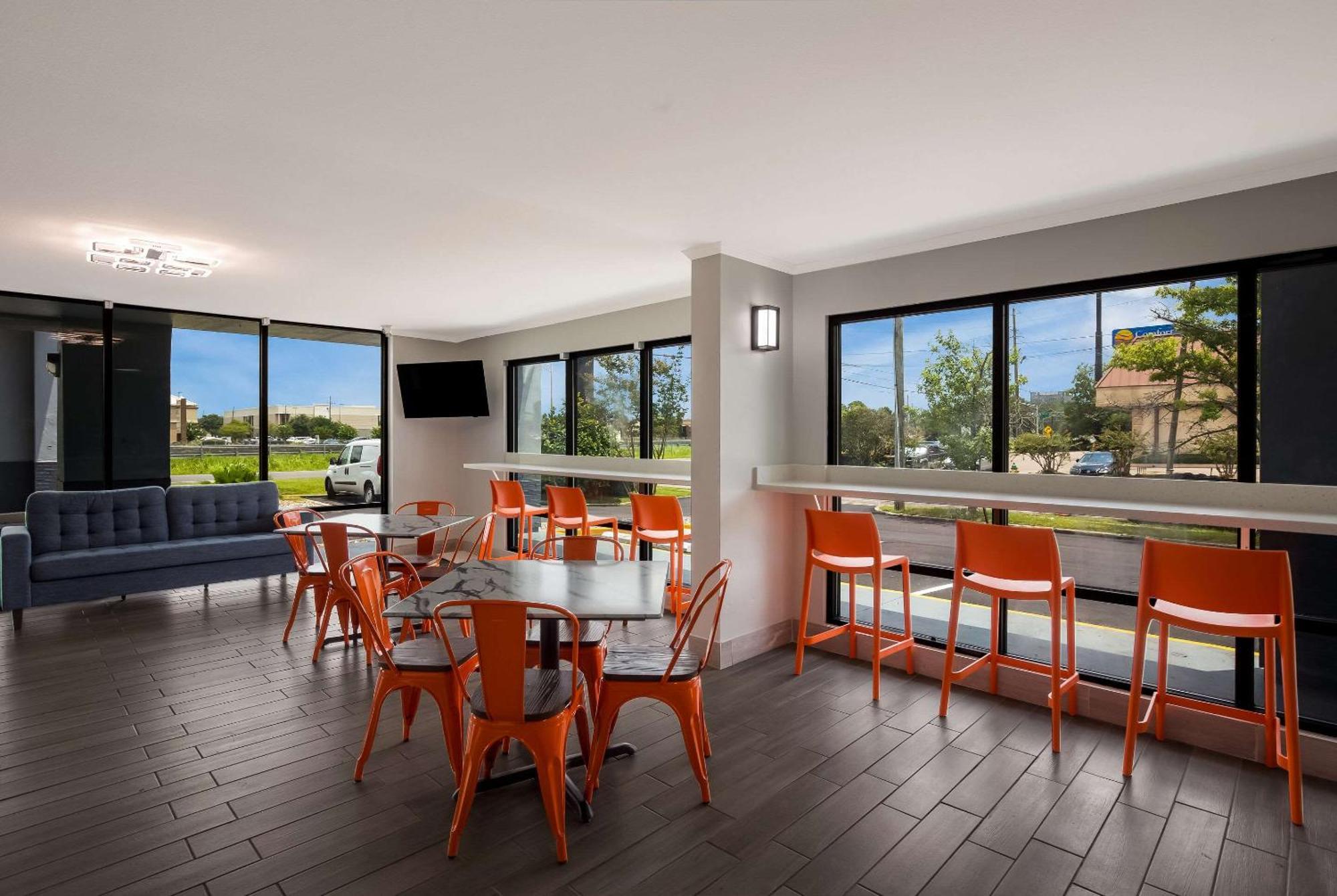 Econo Lodge Мобил Екстериор снимка