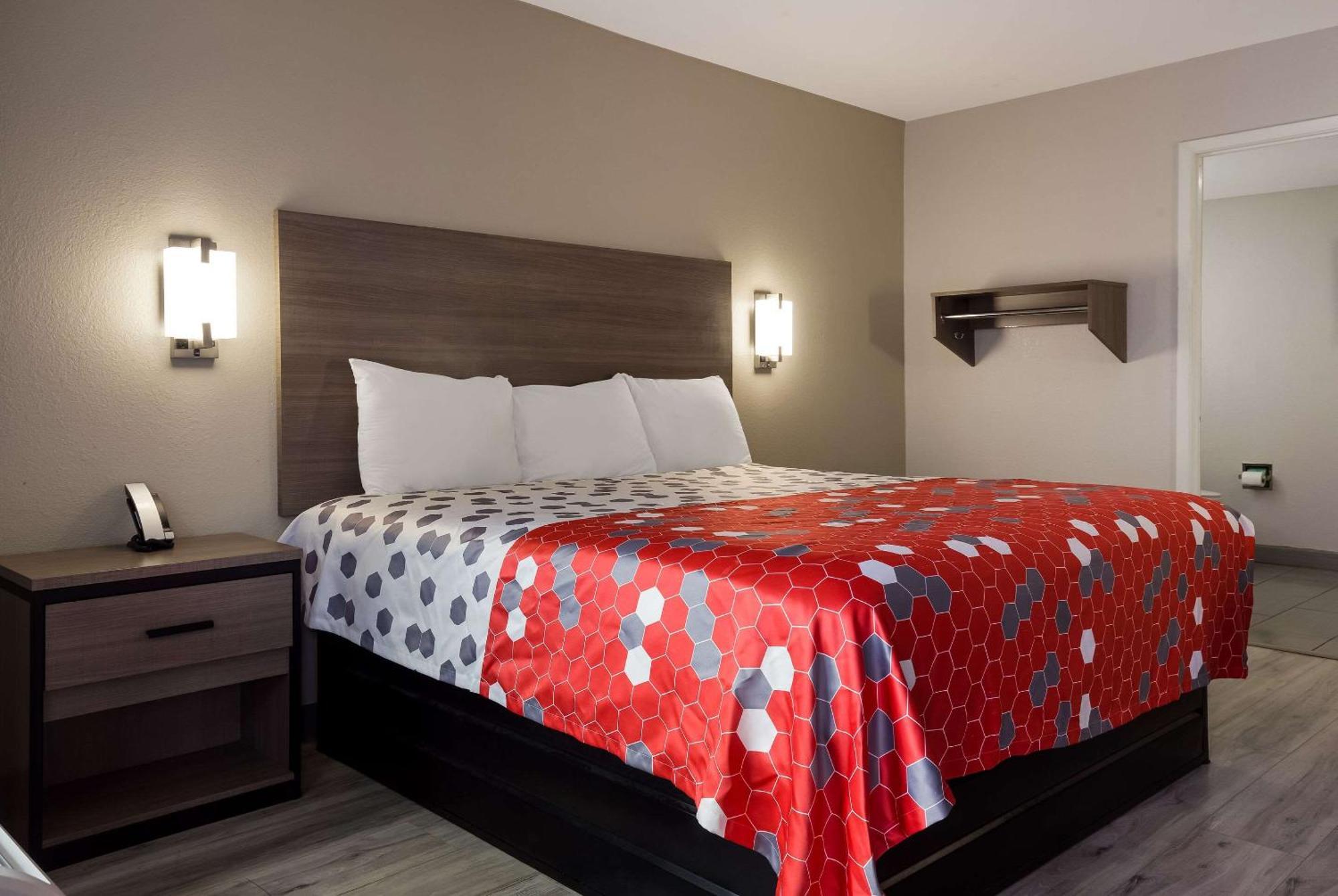 Econo Lodge Мобил Екстериор снимка