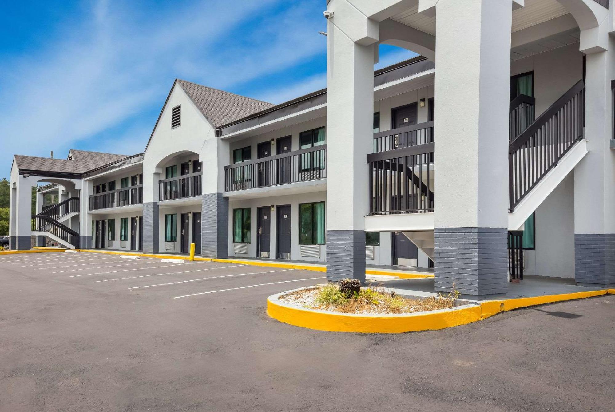 Econo Lodge Мобил Екстериор снимка