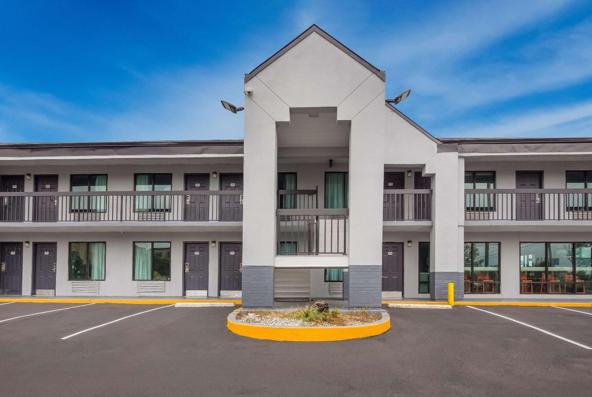 Econo Lodge Мобил Екстериор снимка