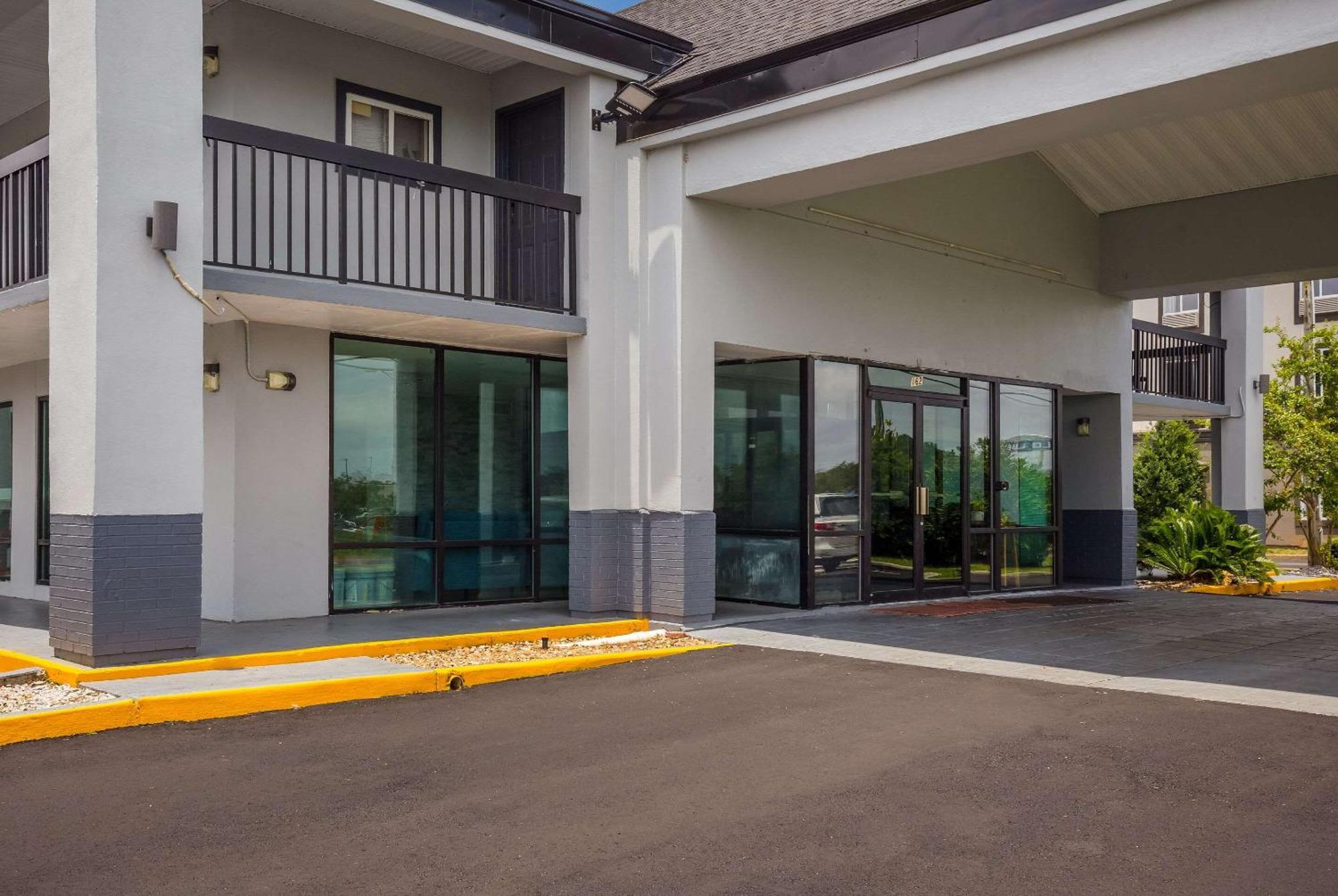 Econo Lodge Мобил Екстериор снимка